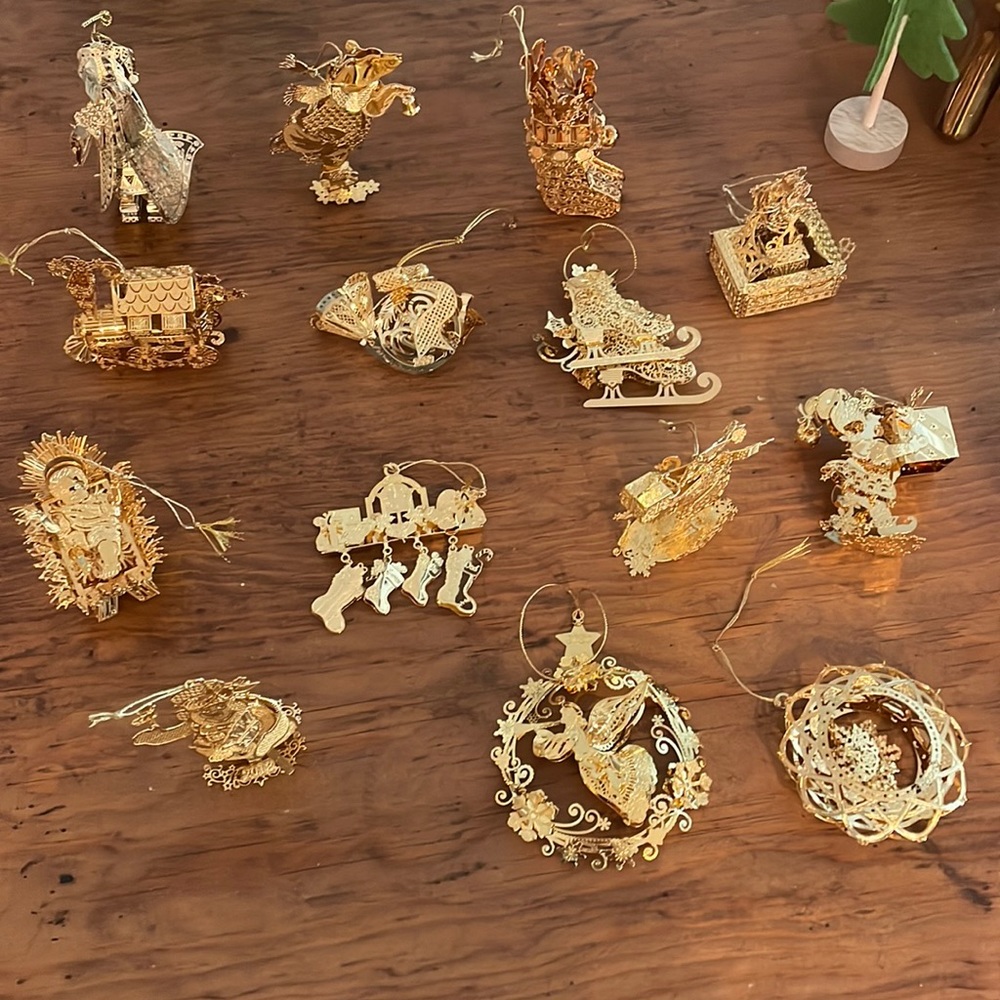 Assortment of Danbury Mint ornaments!